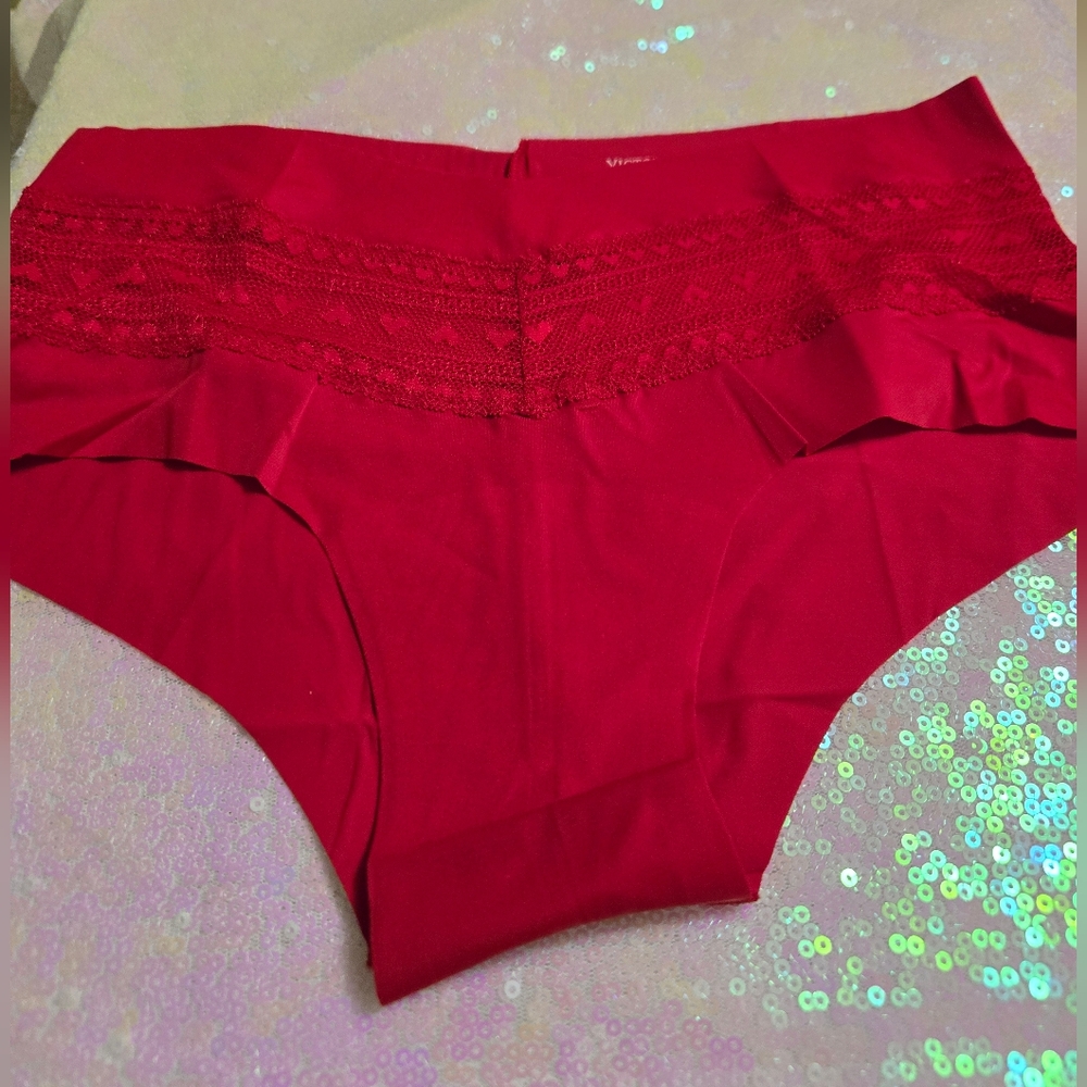 5/$40🛍 Victoria's Secret No-Show Heart Lace Cheeky Red Heart ❤️ Lace Panty NWOT